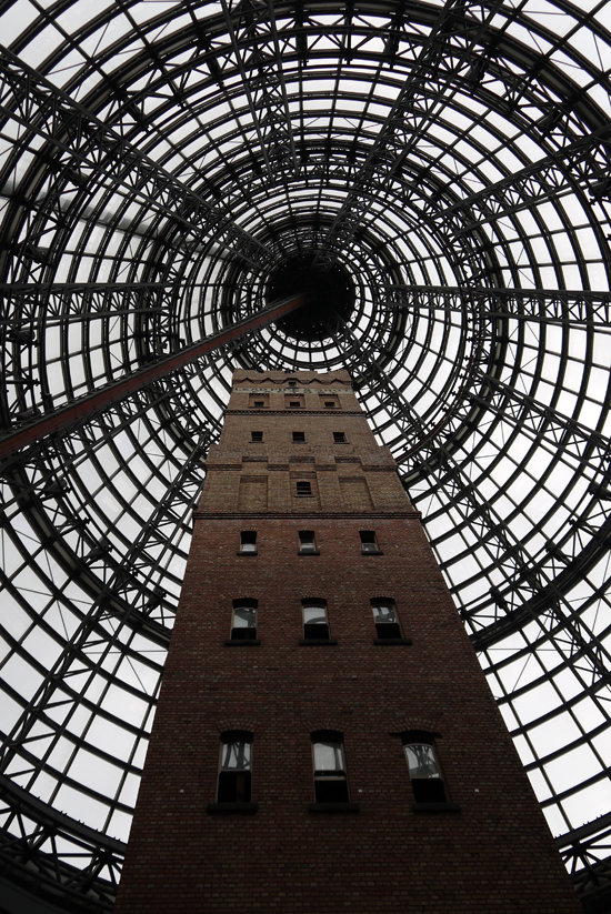 Melbourne, Shot tower in Central Station, mar. 2014 Melbourne, Shot tower in Central Station
