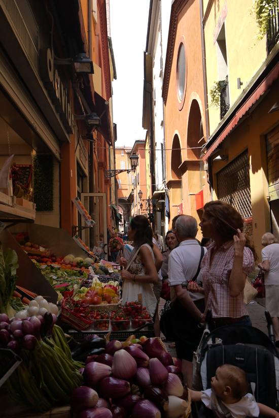 Bologna, food market at quadrilatero, juil. 2014 Bologna, food market at quadrilatero
