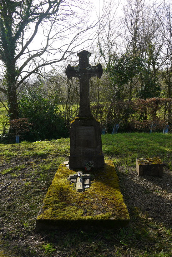 Normandie_7_tombe.JPG, mar. 2014 Normandie_7_tombe.JPG