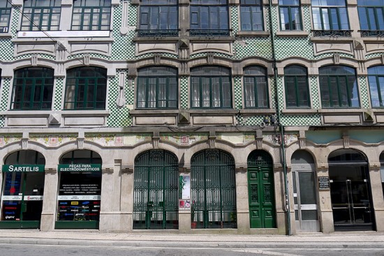 Porto, azulejos facades on R. A Braga, juin 2015 Porto azulejos facades on R. A Braga